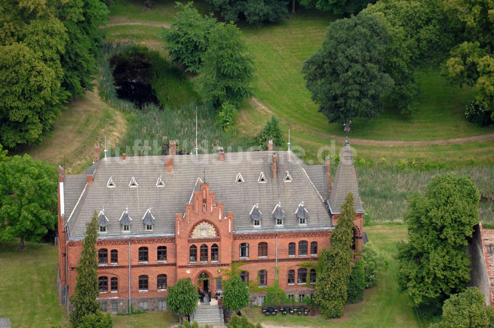 Luftaufnahme Beseritz - Gutshaus Beseritz in Mecklenburg-Vorpommern