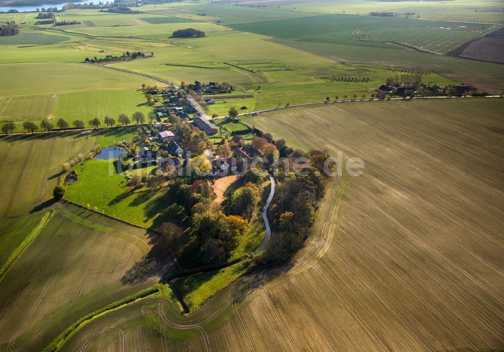 Vipperow OT Solzow aus der Vogelperspektive: Gutshaus Solzow in Vipperow im Bundesland Mecklenburg-Vorpommern