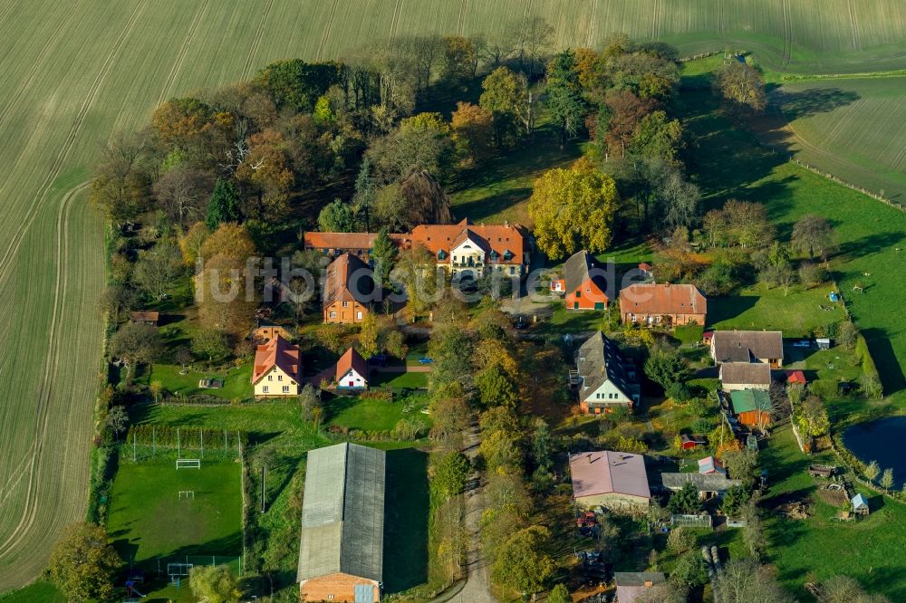 Luftaufnahme Vipperow OT Solzow - Gutshaus Solzow in Vipperow im Bundesland Mecklenburg-Vorpommern