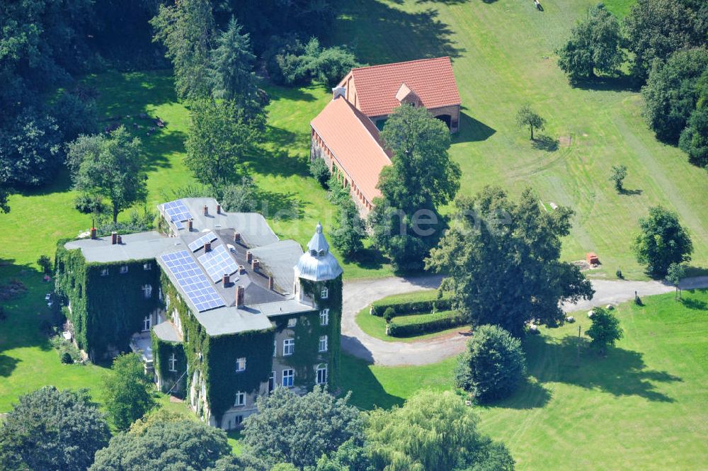 Wesselstorf aus der Vogelperspektive: Gutshaus Wesselstorf bei Tessin