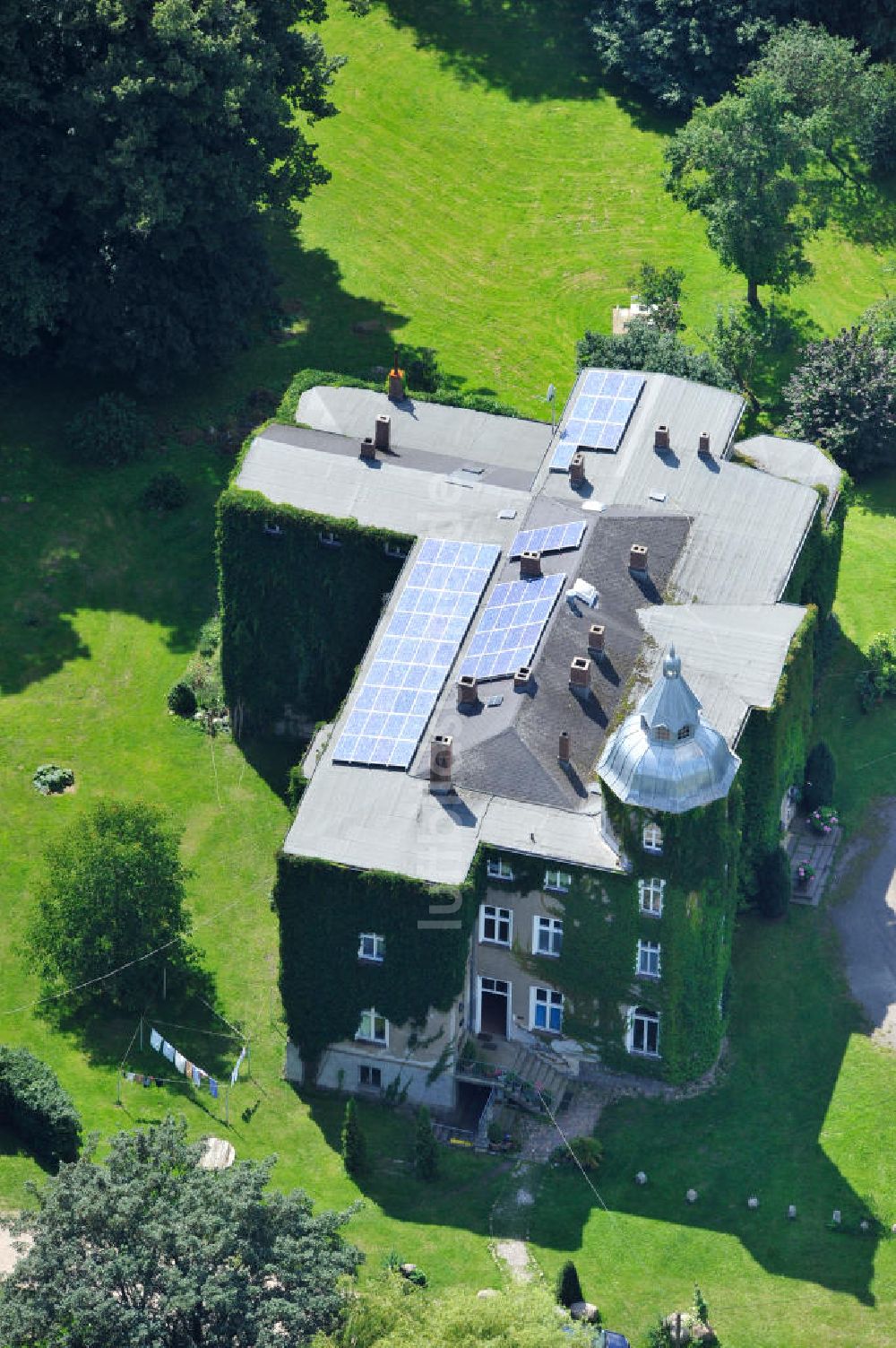 Wesselstorf aus der Vogelperspektive: Gutshaus Wesselstorf bei Tessin