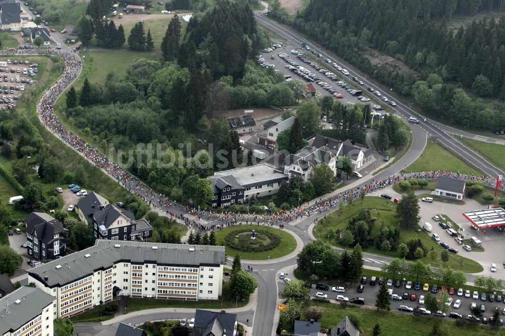 Oberhof aus der Vogelperspektive: GutsMuths - Rennsteig - Lauf ( Crosslauf auf dem Rennsteig in Gedenken an GutsMuths) im Thüringer Wald in Oberhof im Bundesland Thüringen