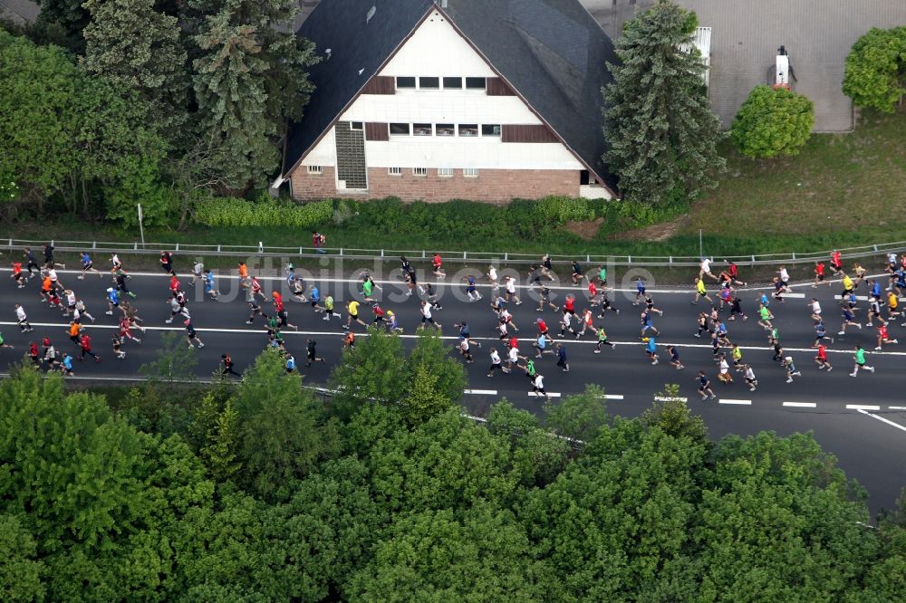 Luftbild Oberhof - GutsMuths - Rennsteig - Lauf ( Crosslauf auf dem Rennsteig in Gedenken an GutsMuths) im Thüringer Wald in Oberhof im Bundesland Thüringen