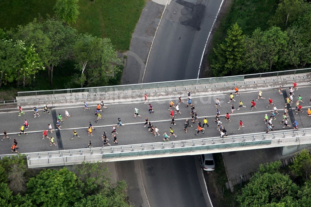 Luftaufnahme Oberhof - GutsMuths - Rennsteig - Lauf ( Crosslauf auf dem Rennsteig in Gedenken an GutsMuths) im Thüringer Wald in Oberhof im Bundesland Thüringen