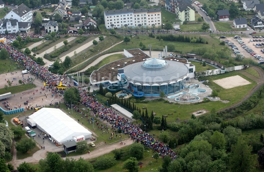 Oberhof aus der Vogelperspektive: GutsMuths - Rennsteig - Lauf ( Crosslauf auf dem Rennsteig in Gedenken an GutsMuths) im Thüringer Wald in Oberhof im Bundesland Thüringen