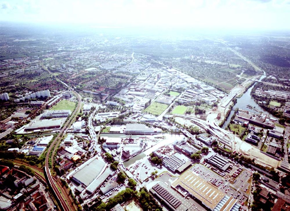 Luftbild Berlin - Neukölln - Hafen der BEHALA in Berlin - Neukölln.