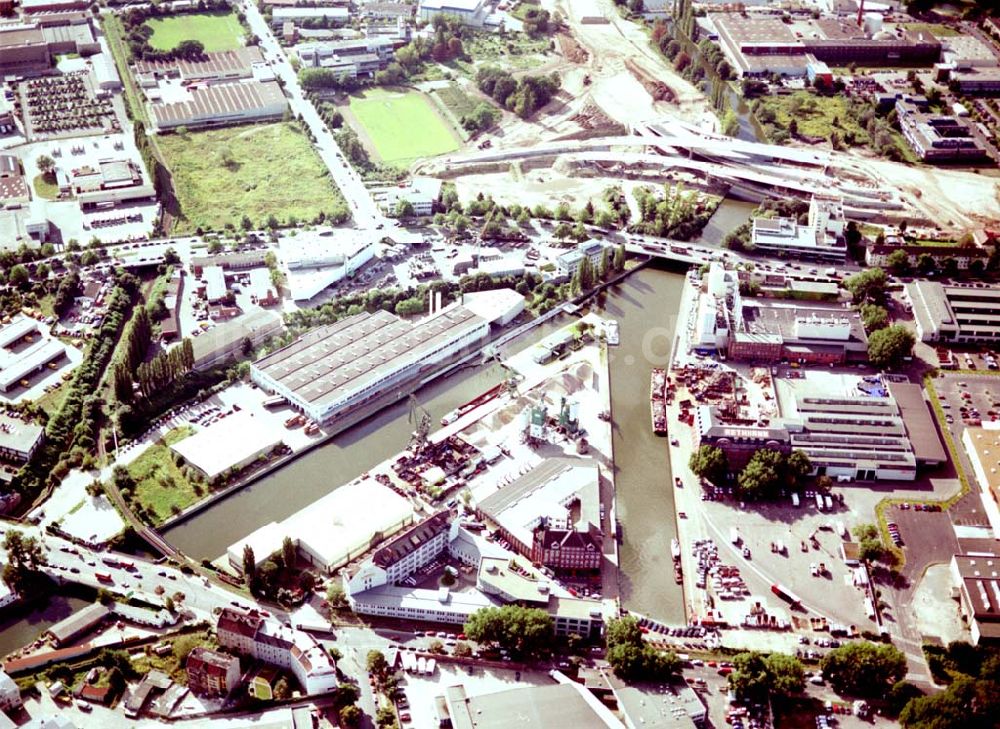 Luftaufnahme Berlin - Neukölln - Hafen der BEHALA in Berlin - Neukölln.