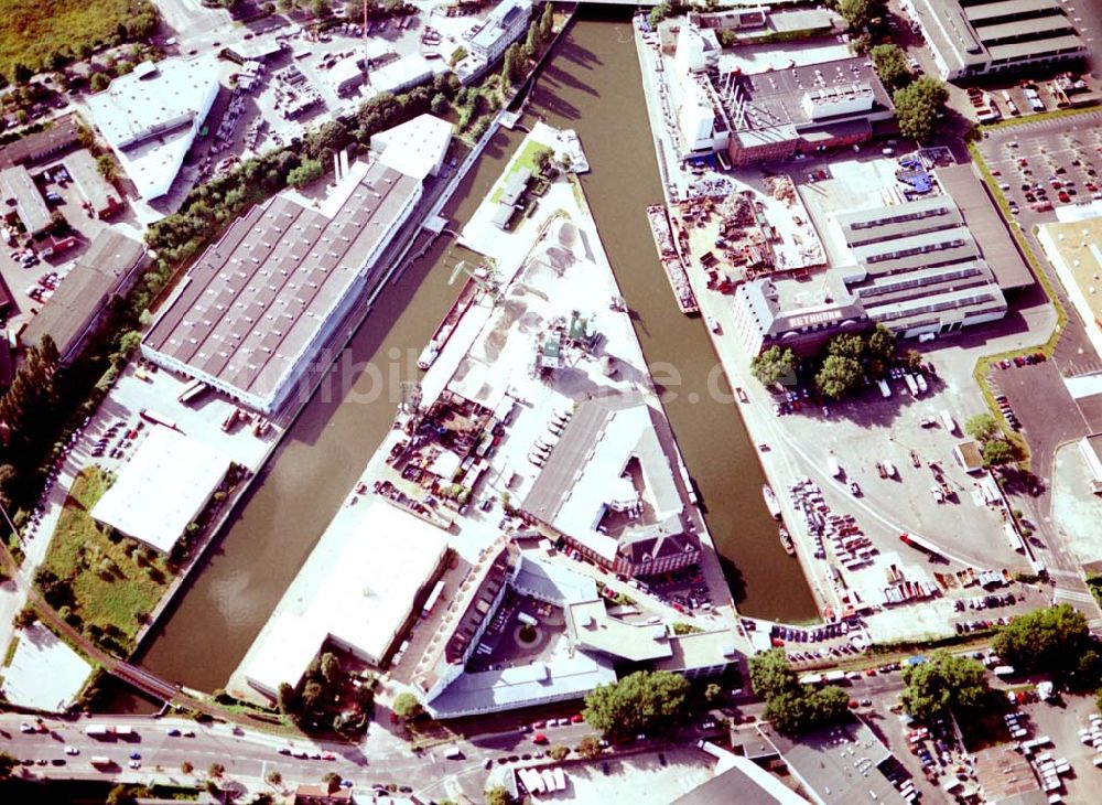 Luftaufnahme Berlin - Neukölln - Hafen der BEHALA in Berlin - Neukölln.