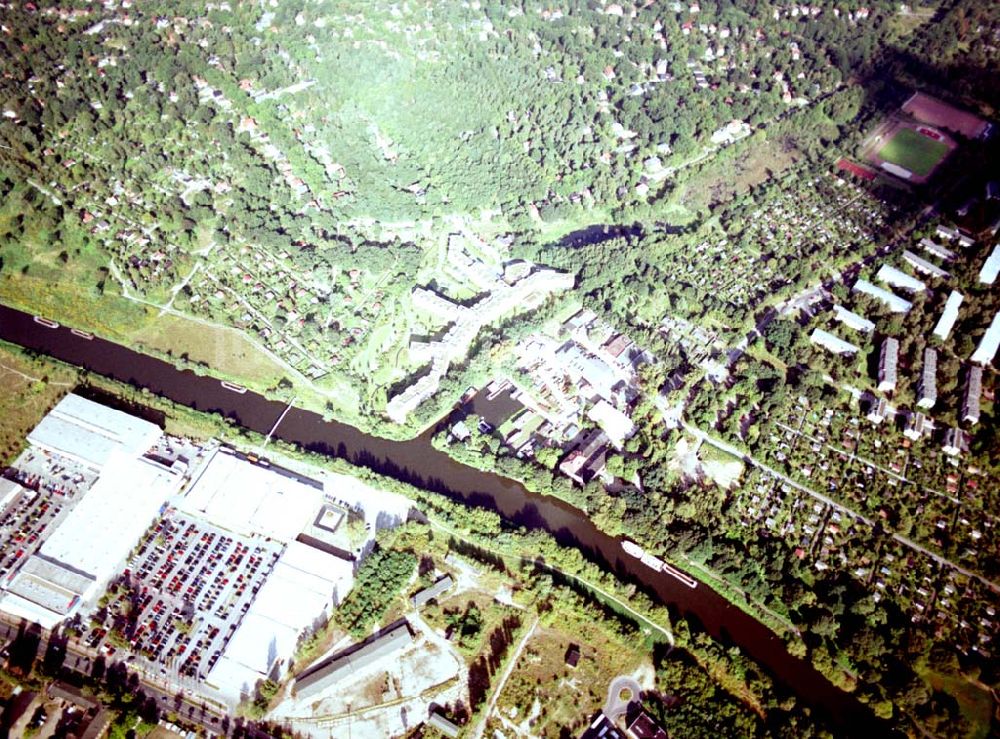 Luftaufnahme Berlin - Steglitz - Hafen der BEHALA in Berlin - Steglitz am Teltowkanal.