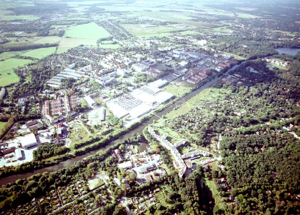 Luftbild Berlin - Steglitz - Hafen der BEHALA in Berlin - Steglitz am Teltowkanal.