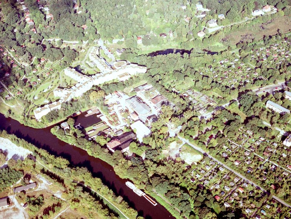 Luftaufnahme Berlin - Steglitz - Hafen der BEHALA in Berlin - Steglitz am Teltowkanal.