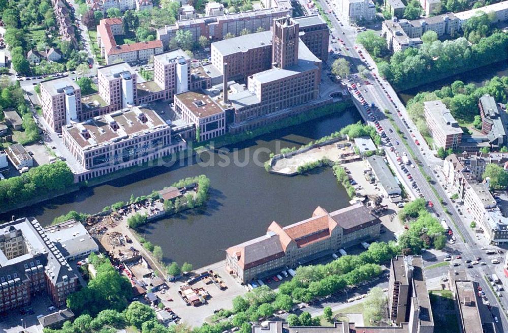 Berlin / Tempelhof von oben - Hafen Berlin - Tempelhof am Ullsteinhaus. Ort: Berlin Datum: 05.05.03