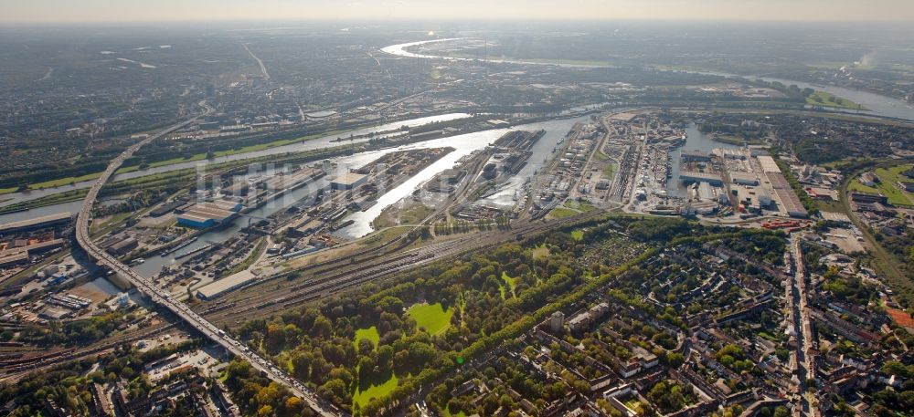 Luftbild Duisburg - Hafen von Duisburg im Bundesland Nordrhein-Westfalen