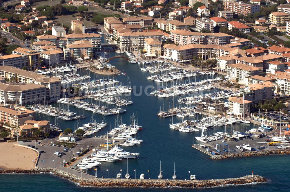 Luftbild Fréjus - Hafen von Fréjus an der Cote d'Azur in Frankreich