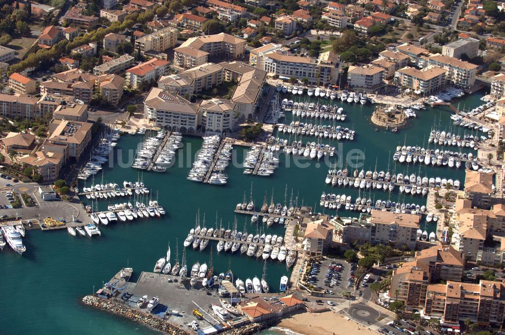 Luftbild Fréjus - Hafen von Fréjus an der Cote d'Azur in Frankreich