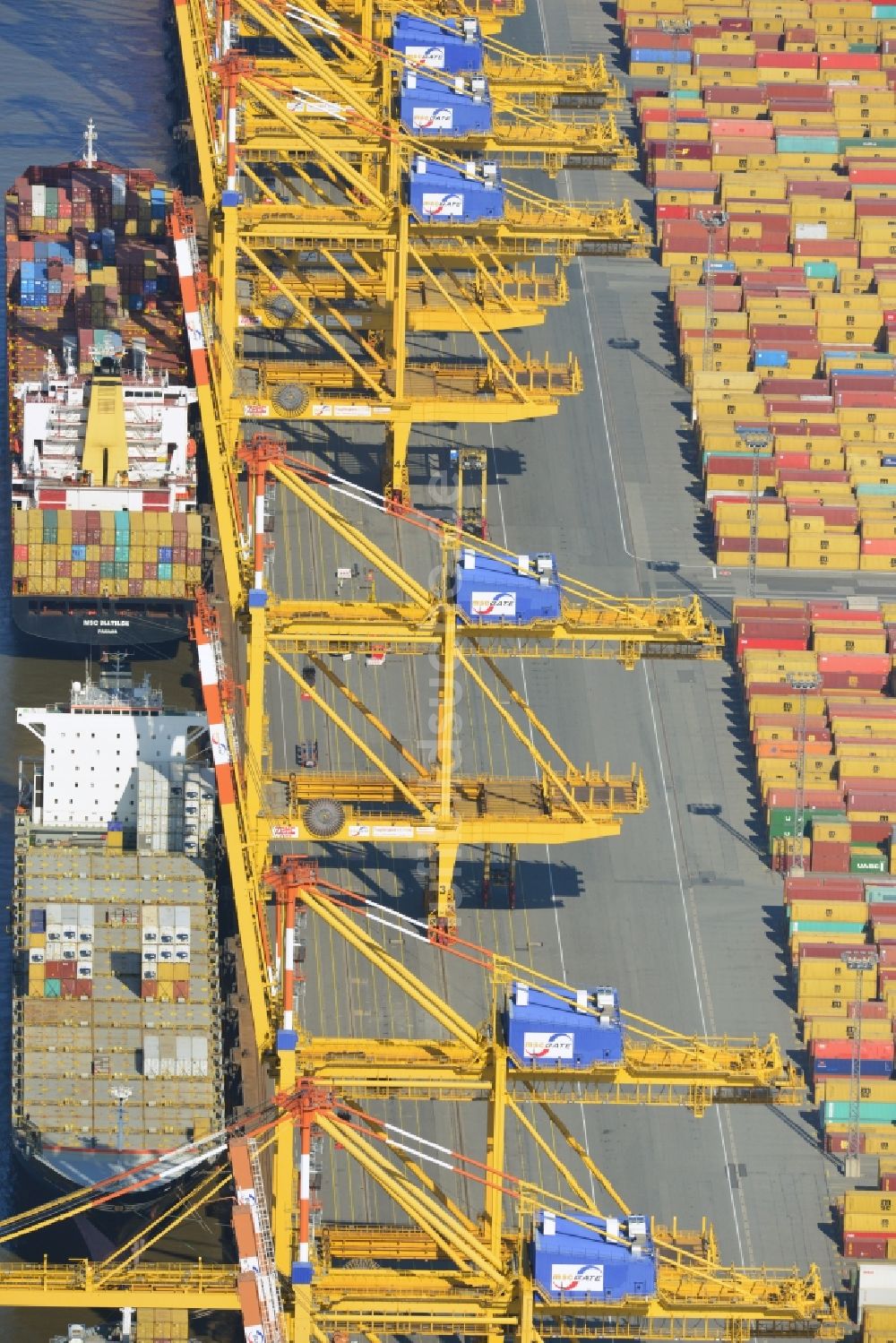 Luftbild Bremerhaven - Hafen - Gelände des Containerterminal und Überseehafen Bremerhaven