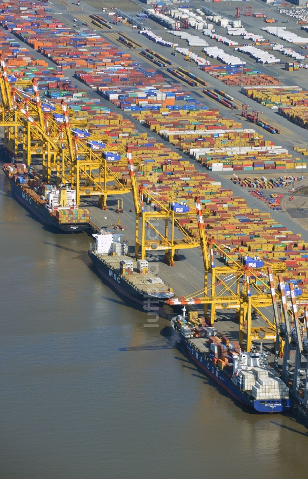 Bremerhaven von oben - Hafen - Gelände des Containerterminal und Überseehafen Bremerhaven