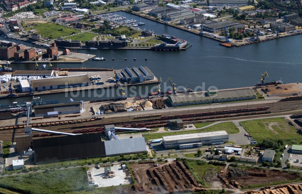 Luftbild Wismar - Hafen der Hansestadt Wismar im Bundesland Mecklenburg-Vorpommern