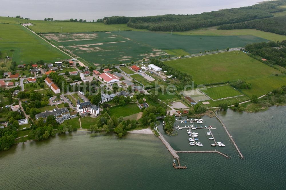 Klink aus der Vogelperspektive: Hafen in Klink im Bundesland Mecklenburg-Vorpommern