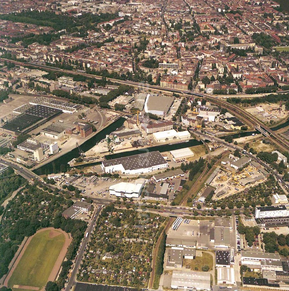 Luftaufnahme Berlin - Neukölln - Hafen Neukölln der BEHALA an der Lahnstraße 5 in Berlin - Neukölln.