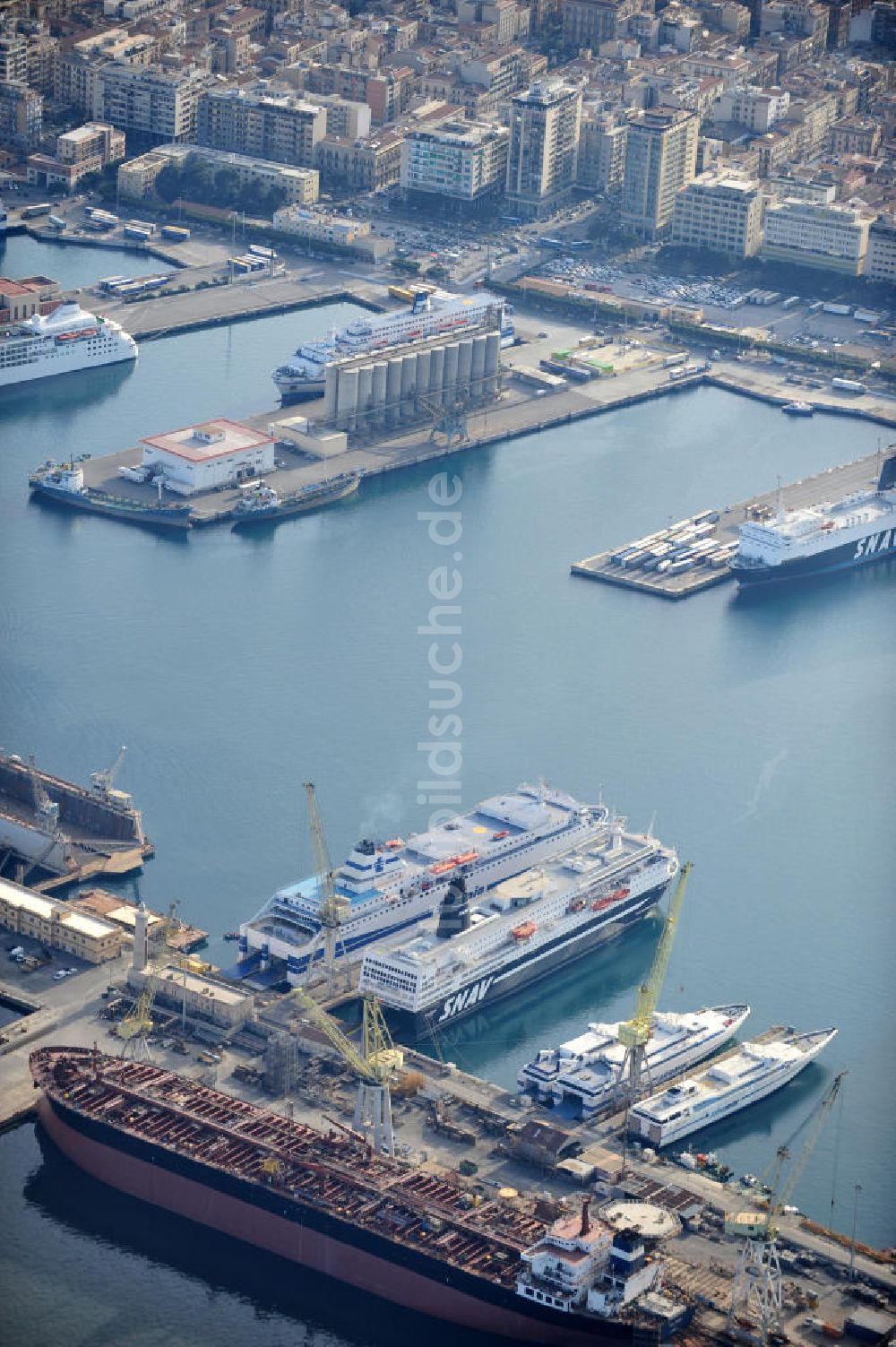 Palermo Sizilien aus der Vogelperspektive: Hafen Palermo auf Sizilien in Italien