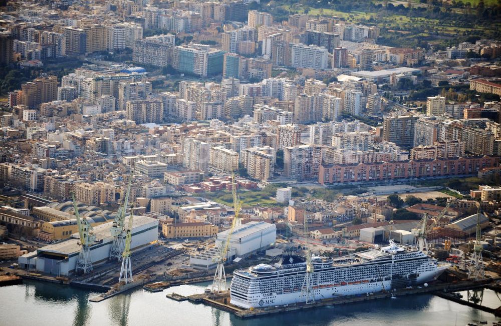 Luftbild Palermo Sizilien - Hafen Palermo auf Sizilien in Italien