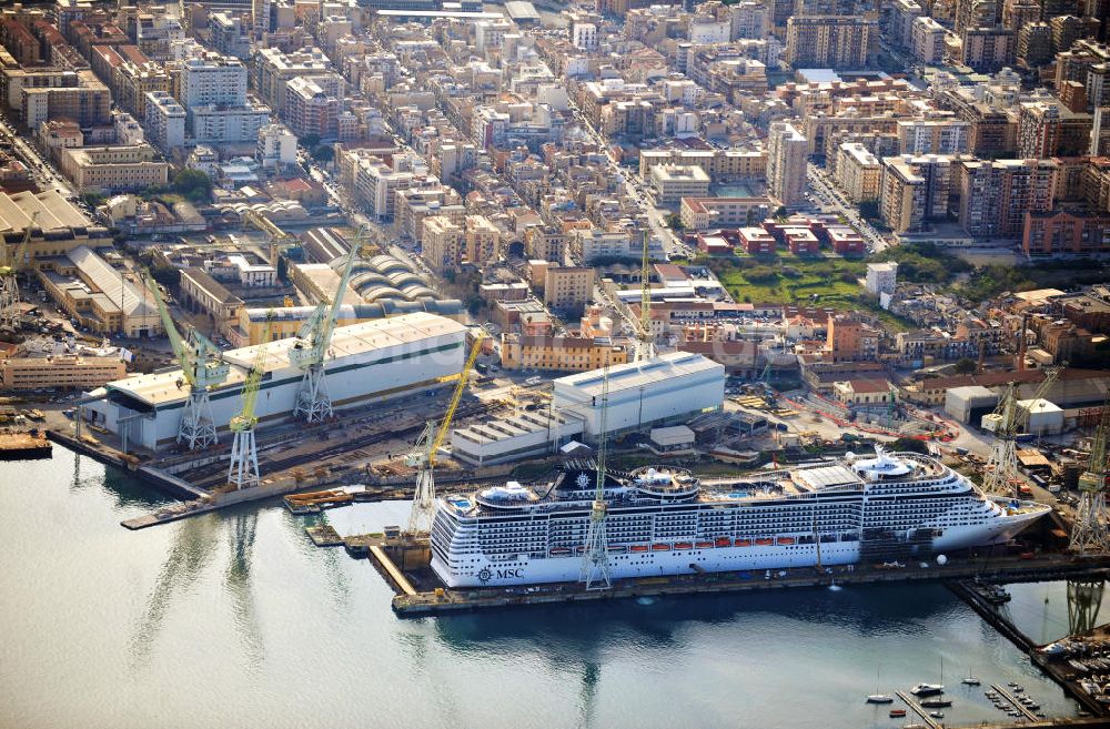 Palermo Sizilien von oben - Hafen Palermo auf Sizilien in Italien