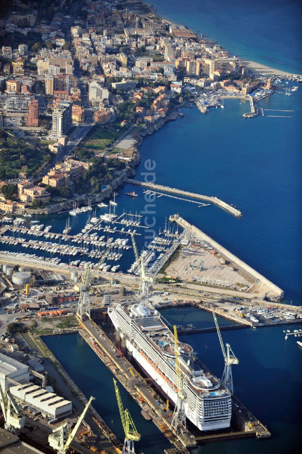 Luftbild Palermo Sizilien - Hafen Palermo auf Sizilien in Italien