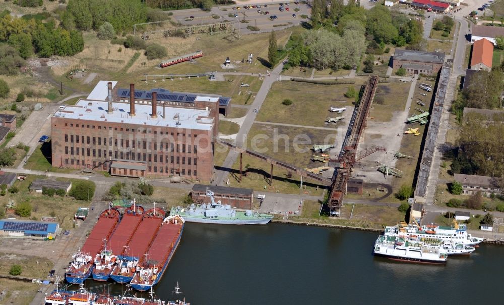 Luftaufnahme Peenemünde - Hafen von Peenemünde auf der Insel Usedom im Bundesland Mecklenburg-Vorpommern