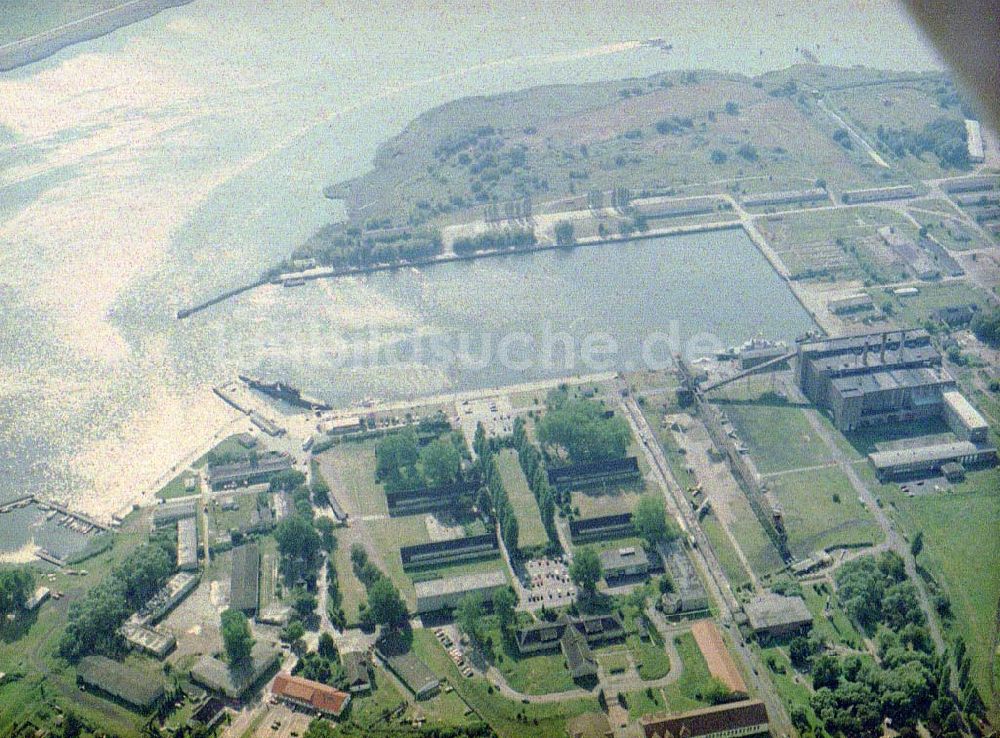 Luftbild Peenemünde / Usedom - MV - Hafen Peenemünde mit dem militärhistorischem Museum Peenemünde.