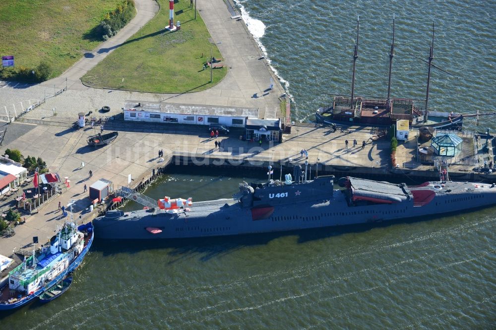 Peenemünde aus der Vogelperspektive: Hafen Peenemünde mit dem Unterseeboot U-461 im Bundesland Mecklenburg-Vorpommern