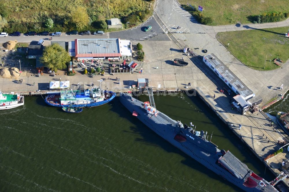 Luftaufnahme Peenemünde - Hafen Peenemünde mit dem Unterseeboot U-461 im Bundesland Mecklenburg-Vorpommern