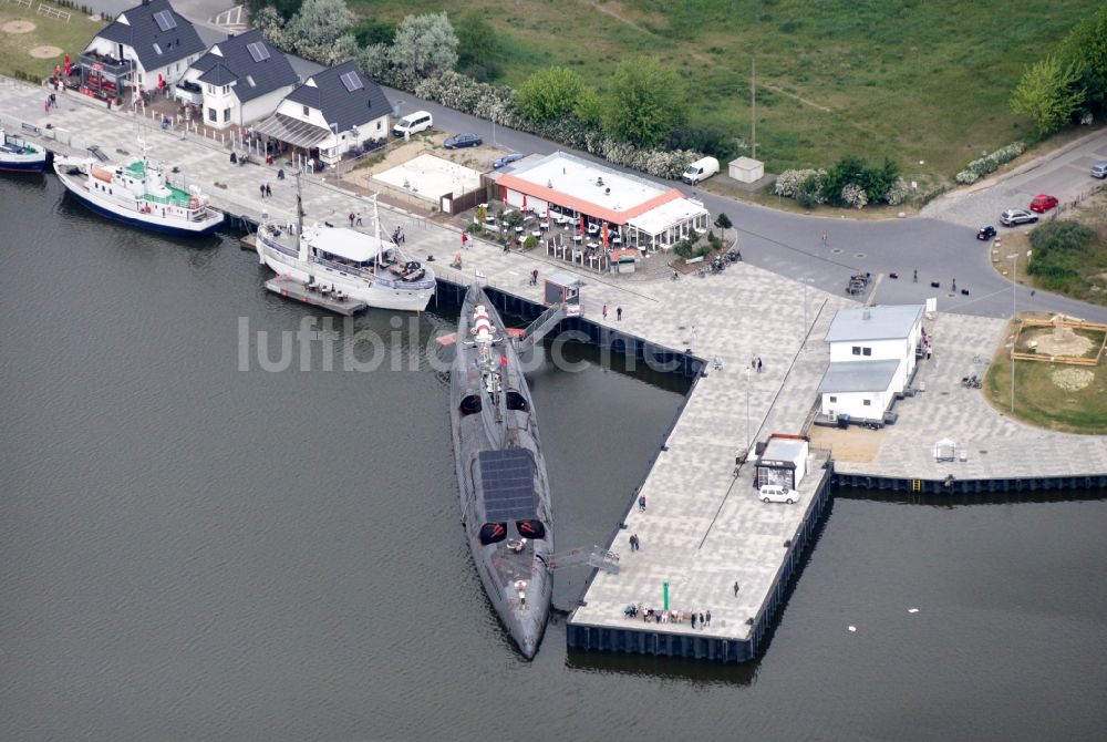 Luftaufnahme Peenemünde - Hafen Peenemünde mit dem Unterseeboot U-461 im Bundesland Mecklenburg-Vorpommern