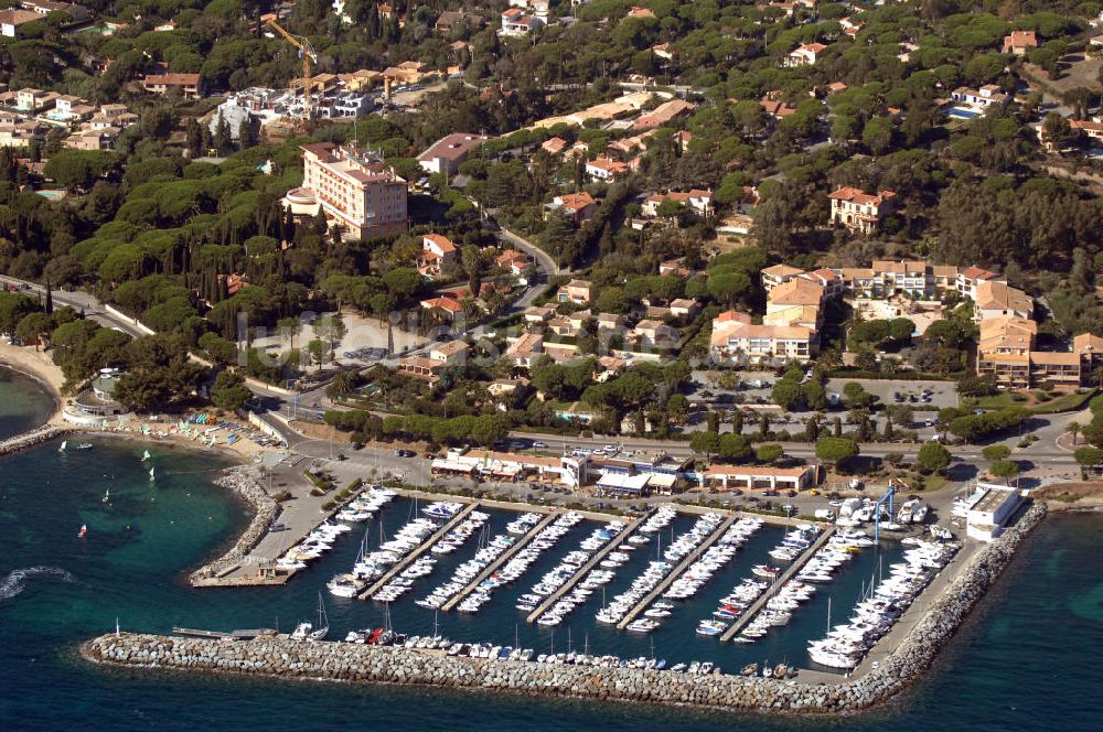 Luftaufnahme San-Peire-sur-Mer - Hafen von San-Peire-sur-Mer an der Cote d'Azur in Frankreich