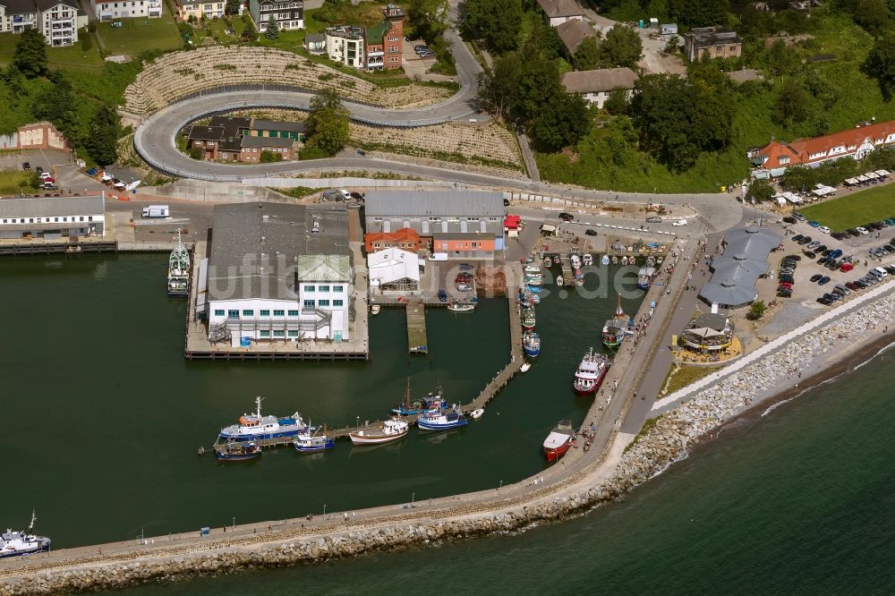 Sassnitz aus der Vogelperspektive: Hafen von Sassnitz auf der Insel Rügen in Mecklenburg-Vorpommern