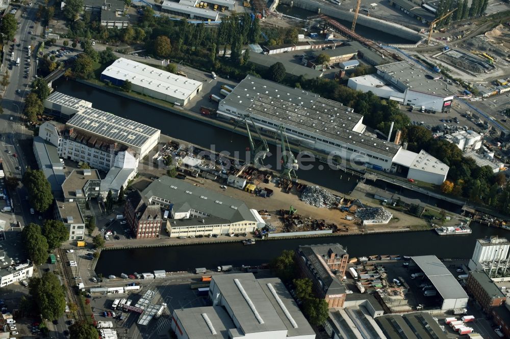 Berlin von oben - Hafen und Schleuse der Behala in Berlin - Neukölln