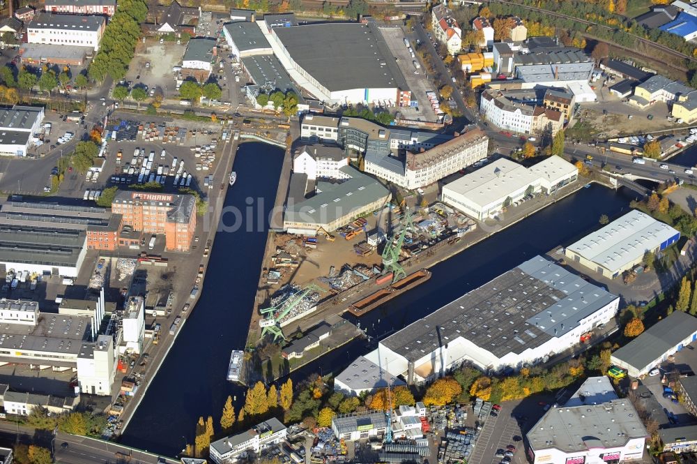 Berlin von oben - Hafen und Schleuse Berlin-Neukölln