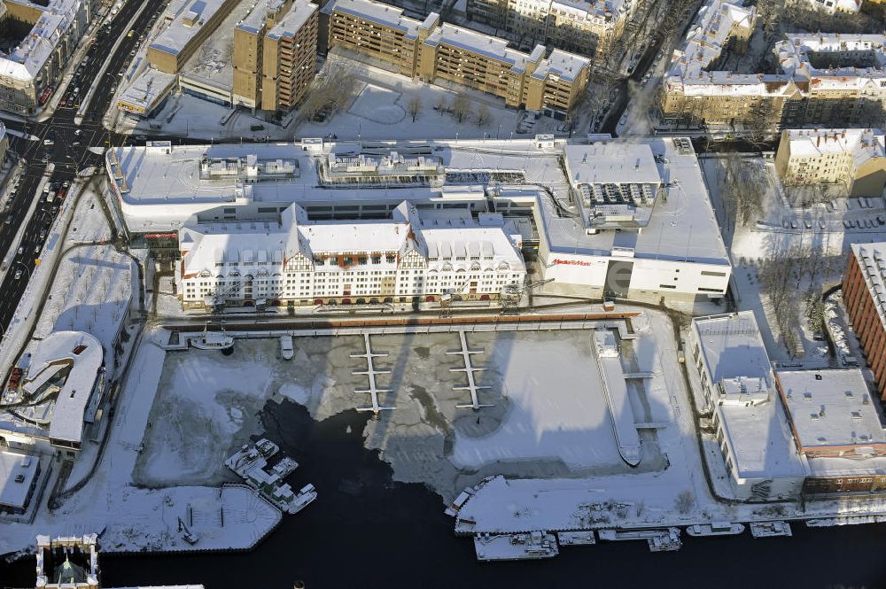 Luftaufnahme Berlin - Hafen Tempelhof in Berlin im Winter