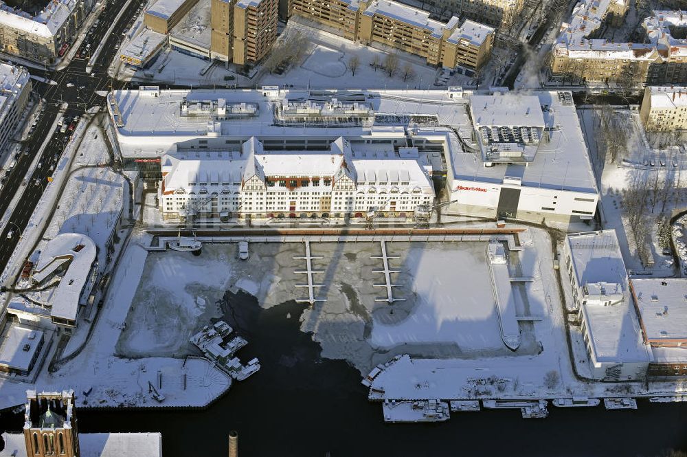 Berlin von oben - Hafen Tempelhof in Berlin im Winter