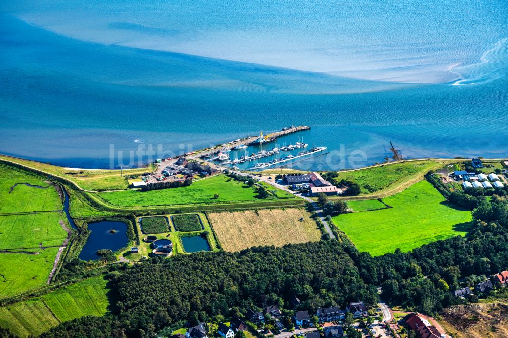 Luftbild Wittdün auf Amrum - Hafenanlagen und Anlegestellen des Tonnenhafen in Wittdün auf Amrum im Bundesland Schleswig-Holstein