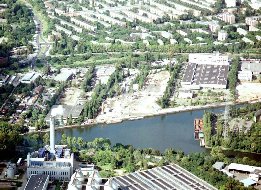 Luftbild Berlin - Spandau - Hafenanlagen der BEHALA an der Nonnendammallee in Berlin - Spandau.