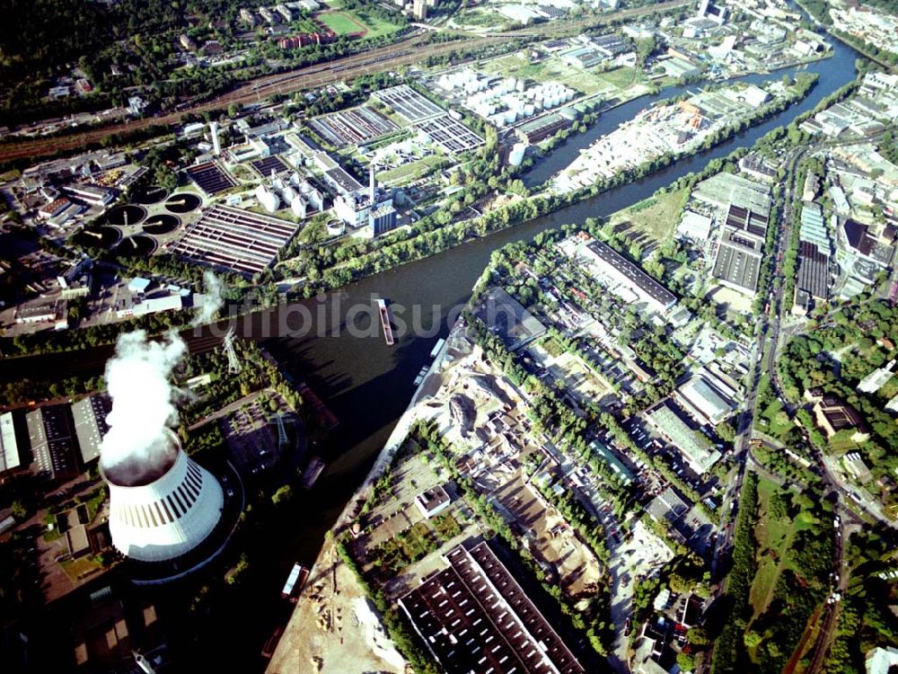 Luftbild Berlin - Spandau - Hafenanlagen der BEHALA an der Nonnendammallee in Berlin - Spandau am Heizkraftwerk Reuter - West.