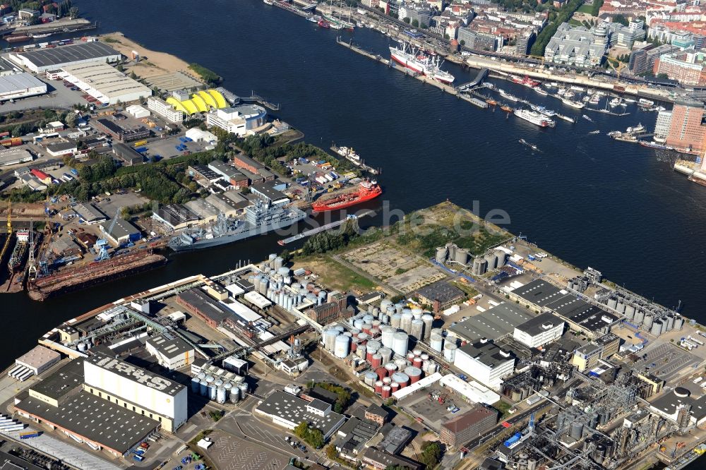 Hamburg von oben - Hafenanlagen Ellerholzdamm am Ufer des Flußverlaufes der Elbe in Hamburg