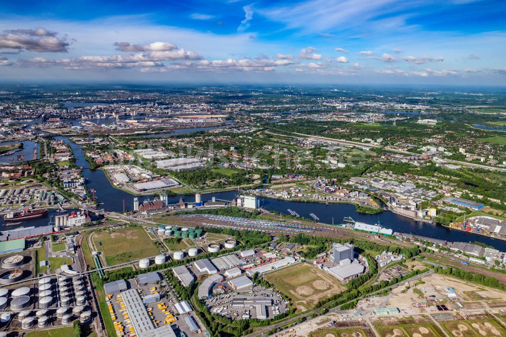 Luftaufnahme Hamburg - Hafenanlagen und Gewerbegebiet mit Rangierbahnhof und Güterbahnhof in Hamburg Wilhelmsburg, Deutschland