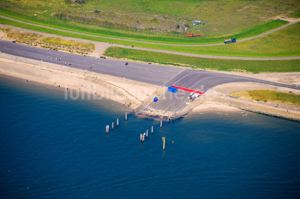 Luftaufnahme Norderney - Hafenanlagen an der Meeres- Küste der Frachthafen Slippanlage auf der Insel Norderney im Bundesland Niedersachsen, Deutschland