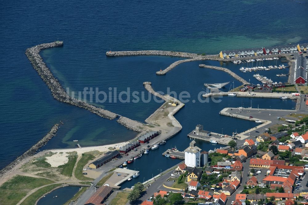 Hasle aus der Vogelperspektive: Hafenanlagen an der Meeres- Küste der Ostsee in Hasle in Hovedstaden, Dänemark