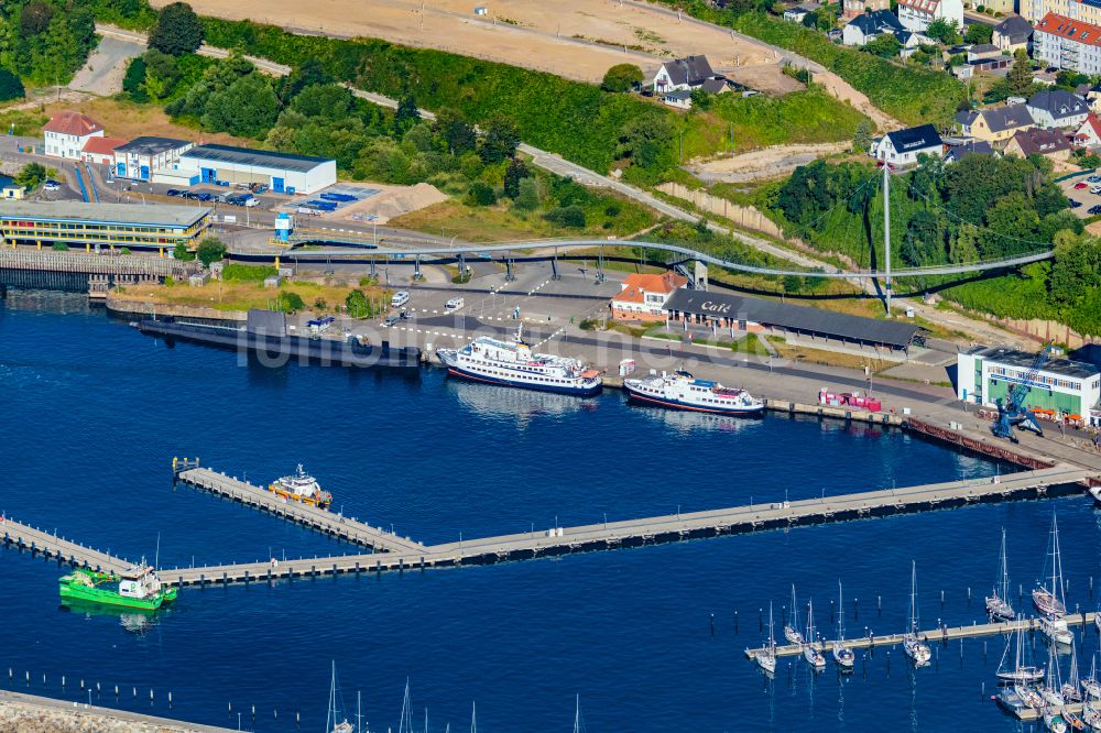 Luftbild Sassnitz - Hafenanlagen an der Meeres- Küste der Ostsee in Sassnitz im Bundesland Mecklenburg-Vorpommern