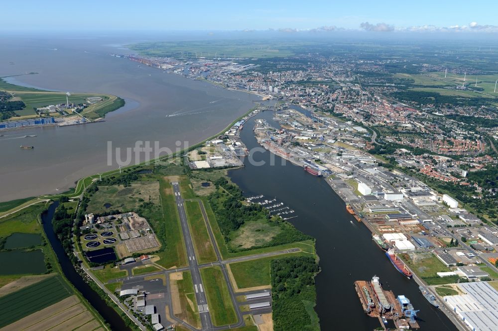 Bremerhaven aus der Vogelperspektive: Hafenanlagen und Terminals des Fischereihafen mit Lagerhallen und Speditions und Logistikunternehmen in Bremerhaven im Bundesland Bremen