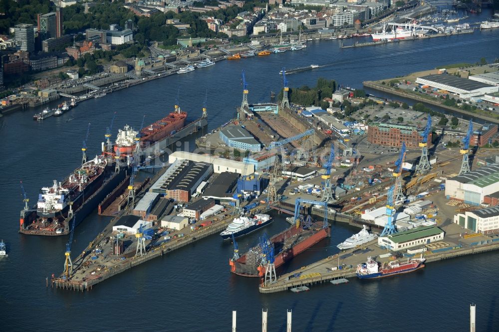 Hamburg aus der Vogelperspektive: Hafenanlagen und Terminals mit Lagerhallen und Speditions und Logistikunternehmen in Hamburg