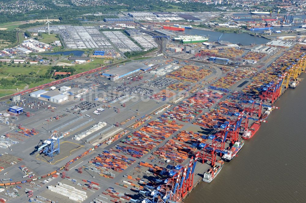 Bremerhaven von oben - Hafenanlagen und Terminals mit Lagerhallen, Speditions und Logistikunternehmen und vielen Containern im Stadtbremischen Überseehafen an der Weser- Mündung in Bremerhaven im Bundesland Bremen